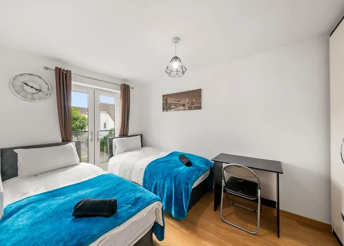 5 Minutes From Reading Centre With Parking