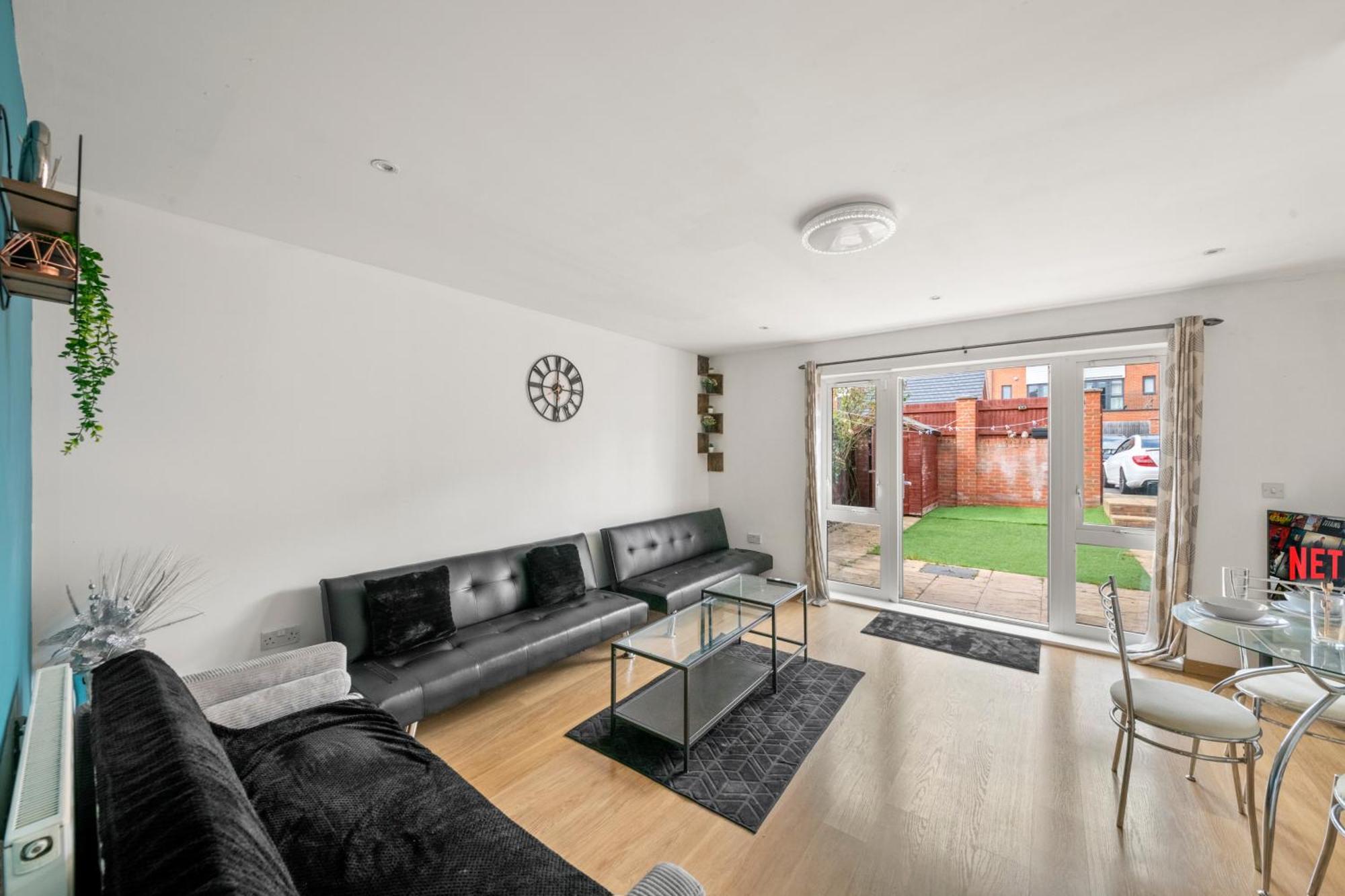 5 Minutes From Centre With Parking Holiday home