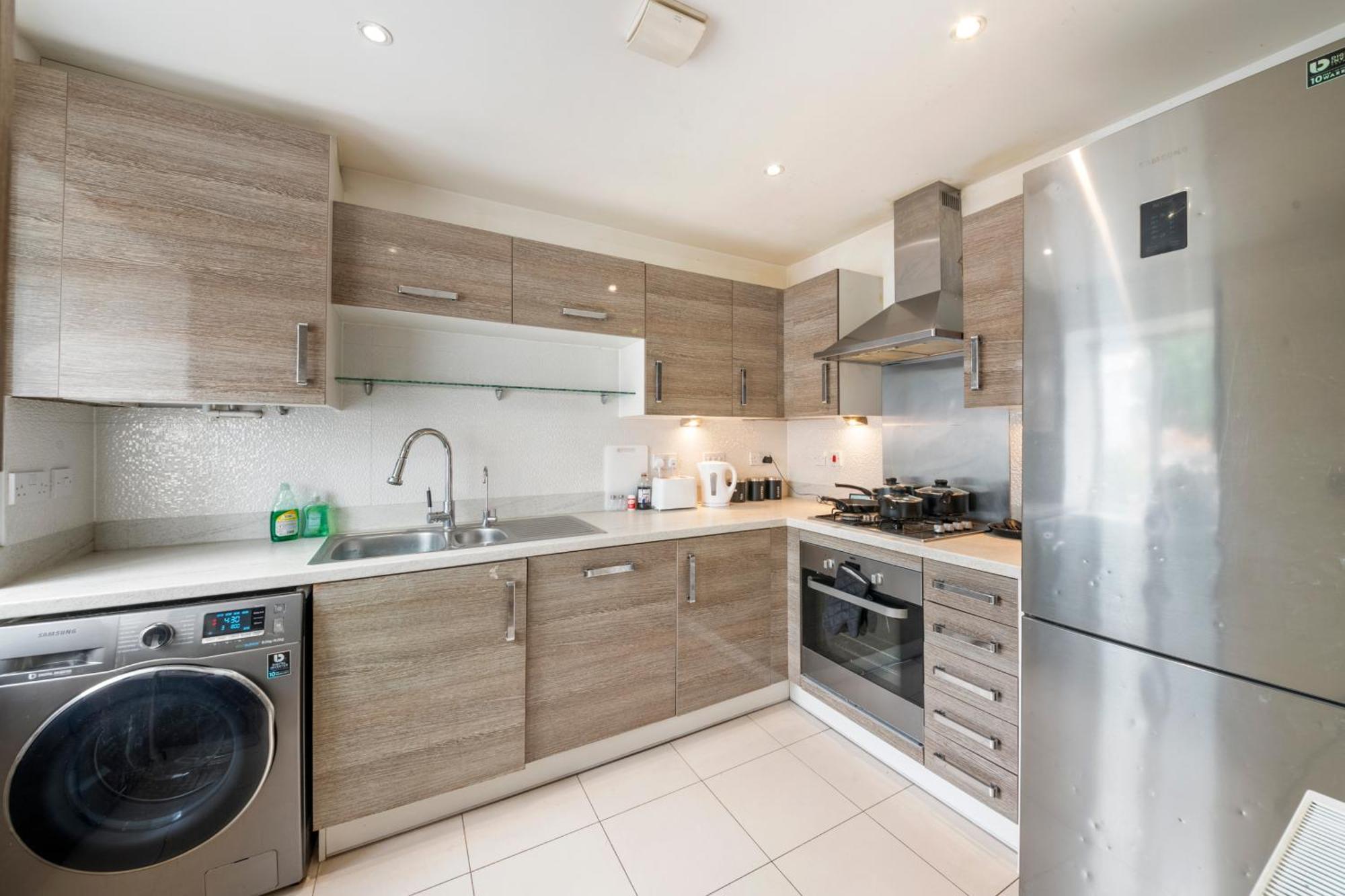 Holiday home 5 Minutes From Centre With Parking *