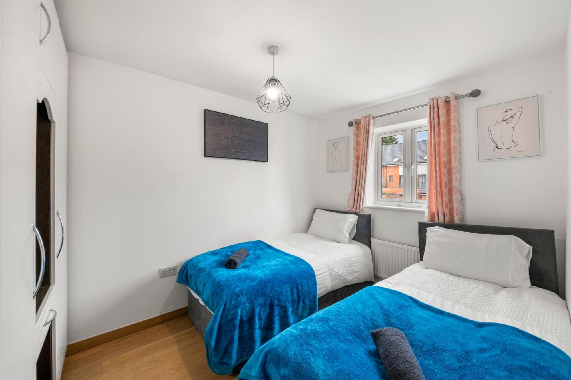 5 Minutes From Centre With Parking Holiday home Reading